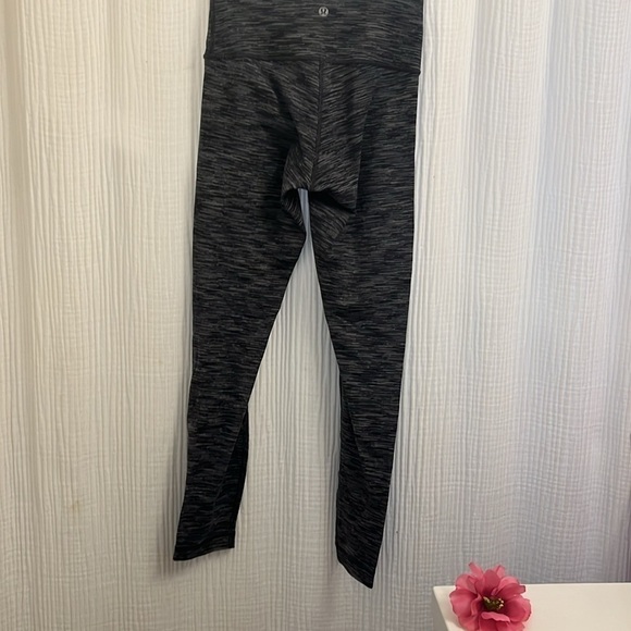 Lulu Lemon Wunder unders - Picture 5 of 5